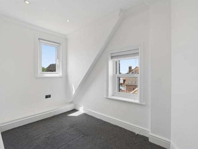 3 bed flat for sale