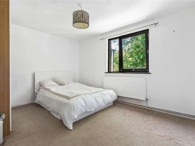 3 bed flat for sale