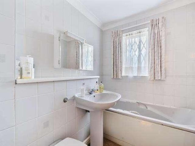 3 bed flat for sale