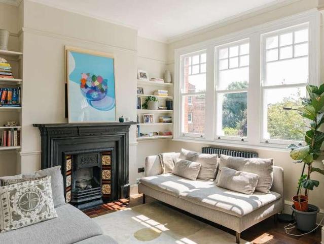 3 bed flat for sale