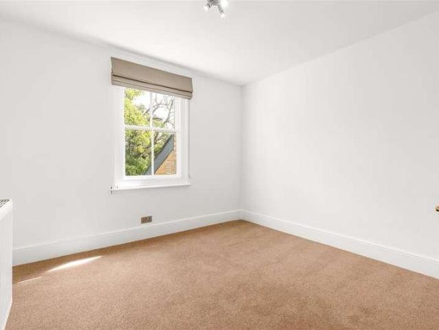 3 bed flat for sale