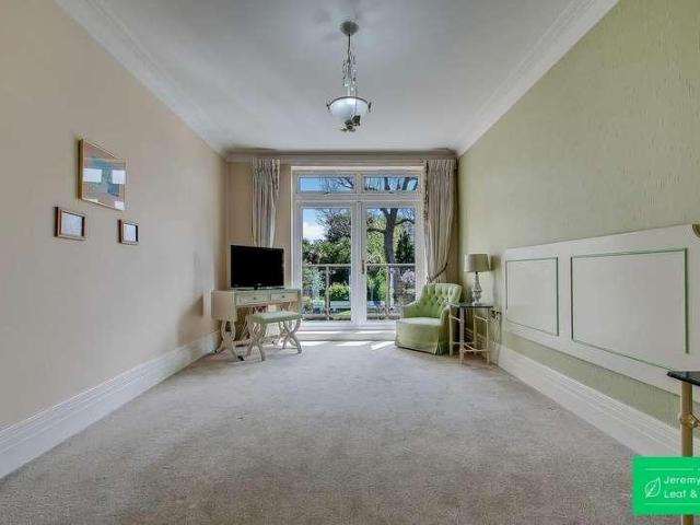 3 bed flat for sale