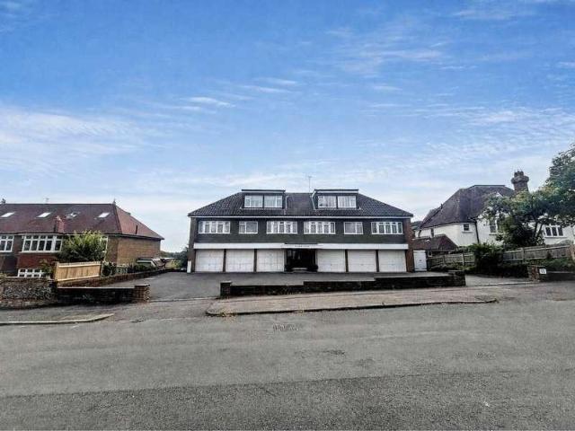 3 bed flat for sale