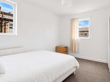 3 bed flat for sale