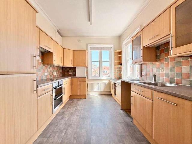 3 bed flat for sale