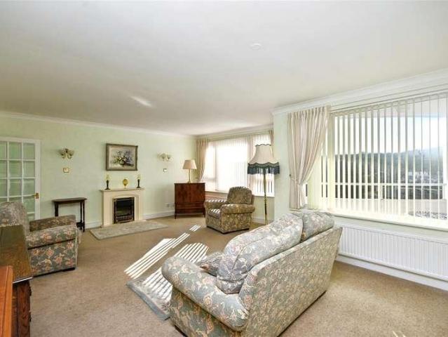 3 bed flat for sale
