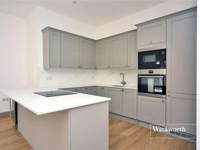 3 bed flat for sale