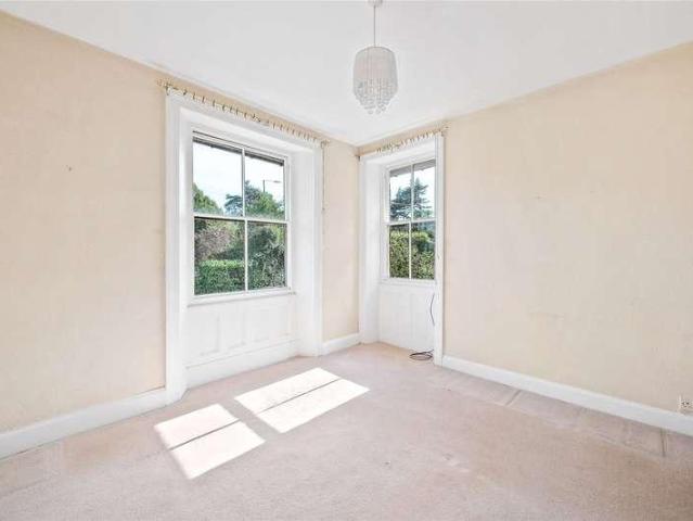 3 bed flat for sale