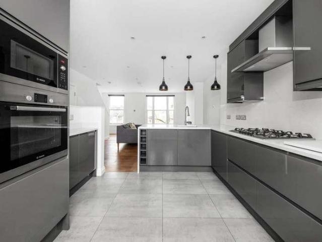 3 bed flat for sale