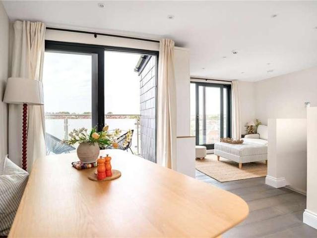 3 bed flat for sale