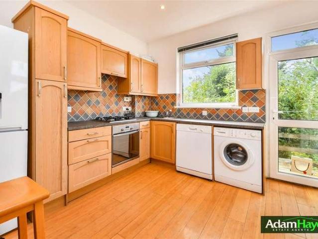 3 bed flat for sale
