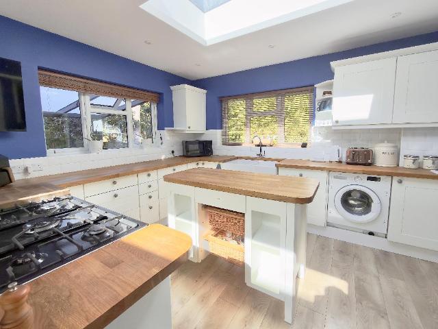3 bed flat for sale