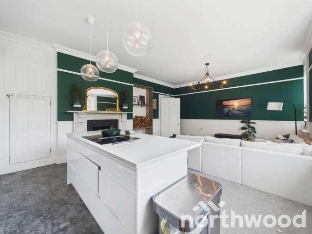 3 bed flat for sale