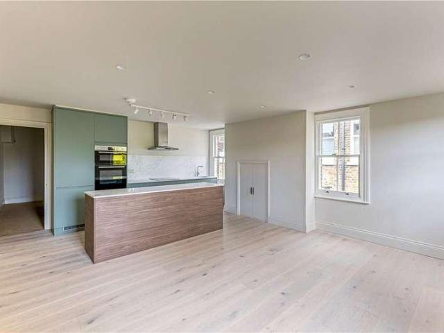 3 bed flat for sale