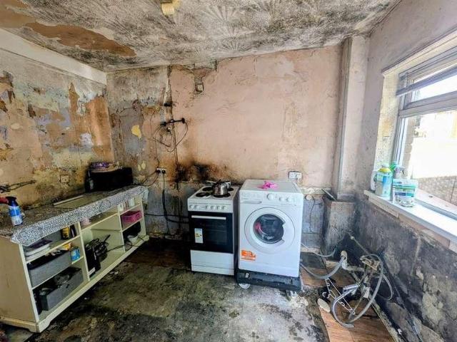 3 bed flat for sale