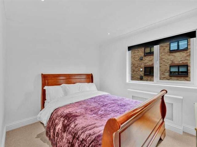 3 bed flat for sale