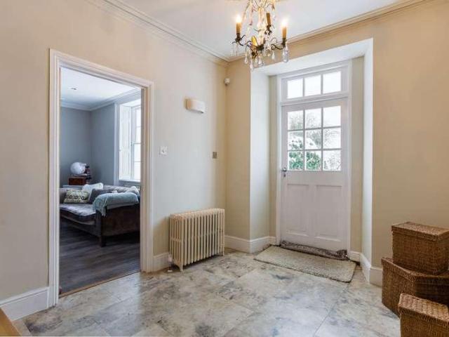 3 bed flat for sale