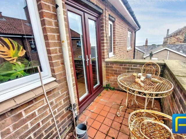 3 bed flat for sale