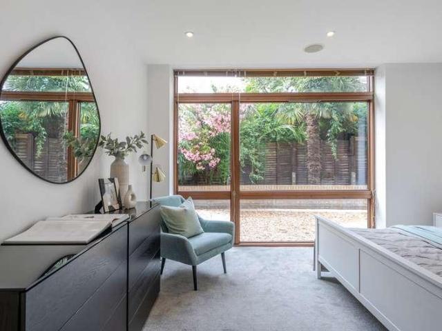 3 bed flat for sale