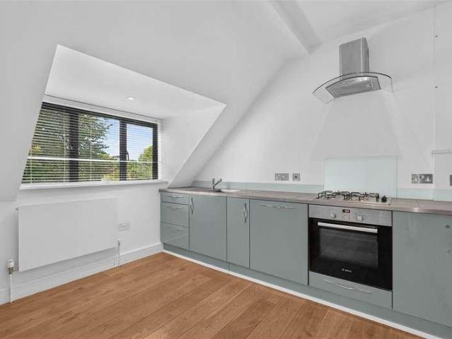 3 bed flat for sale