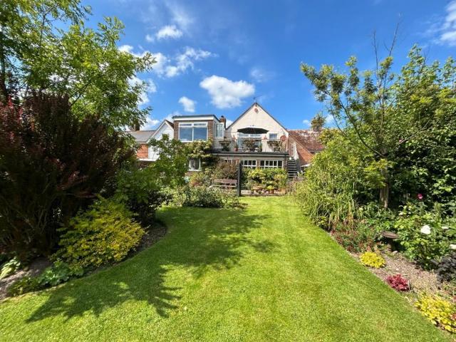 3 bed flat for sale