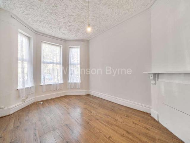 3 bed flat for sale