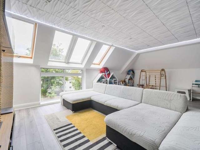 3 bed flat for sale