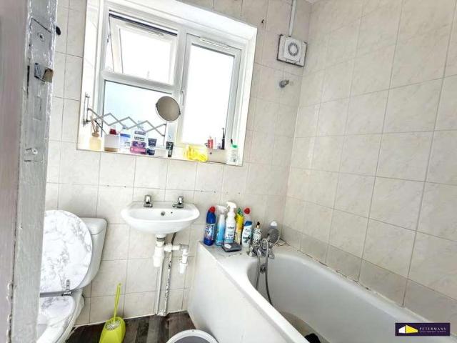 3 bed flat for sale