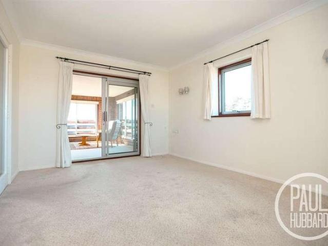 3 bed flat for sale