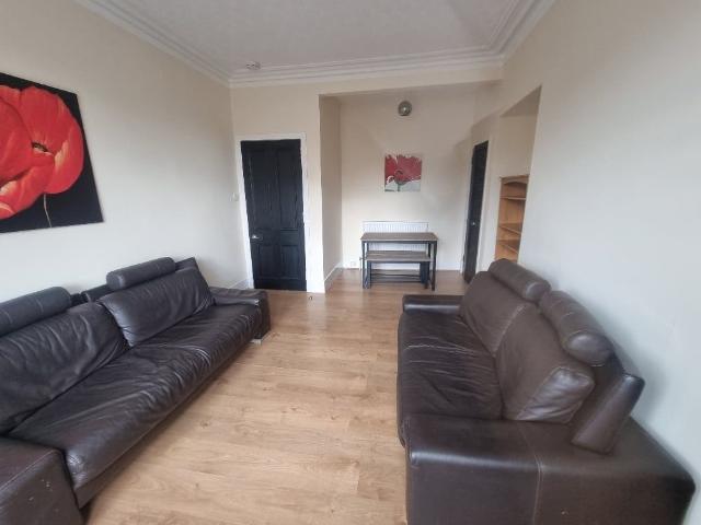 3 Bed Flat, Grampian Road, AB11