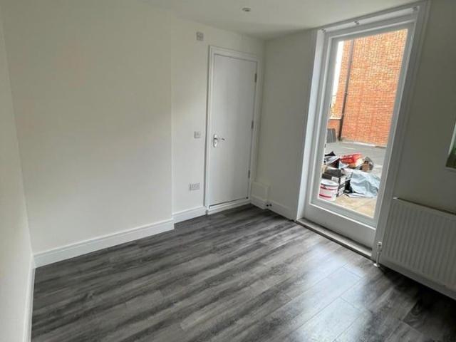 3 Bed Flat, Grand Parade, N4