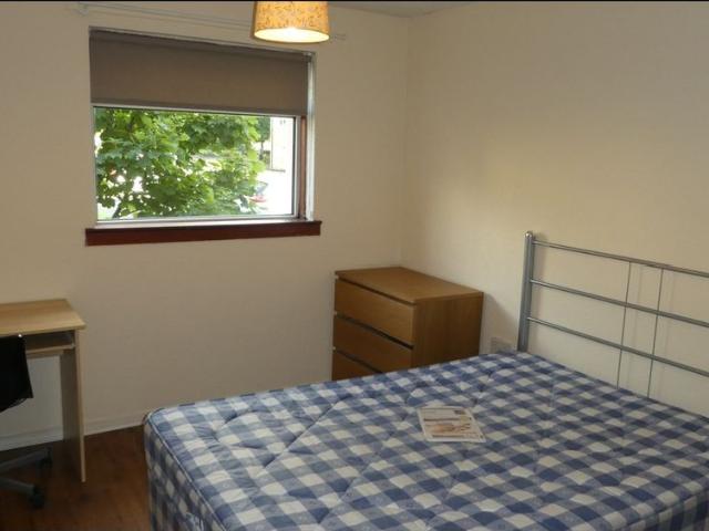 3 Bed Flat, Hmo Licensed Glebe Court, G4