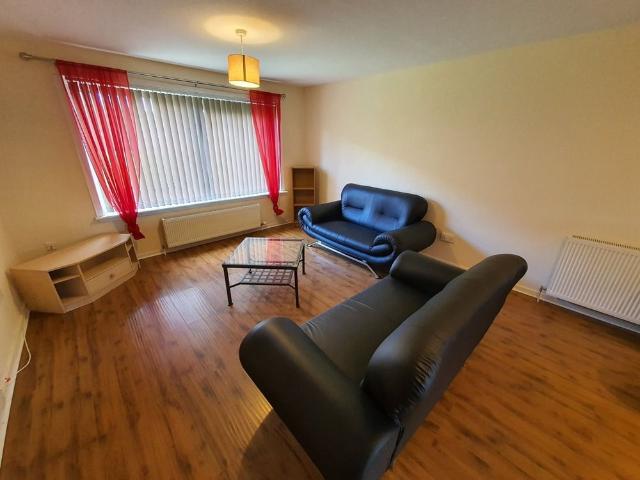 3 Bed Flat, Hmo Licensed St. Mungo Avenue, G4