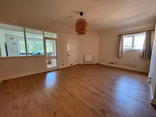 3 Bed Flat, Kings Avenue, N10