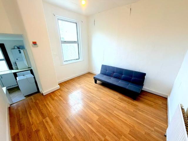 3 Bed Flat, Lebanon Road, CR0
