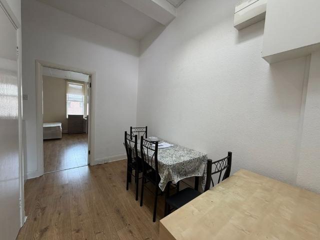 3 Bed Flat, Parson St, NW4