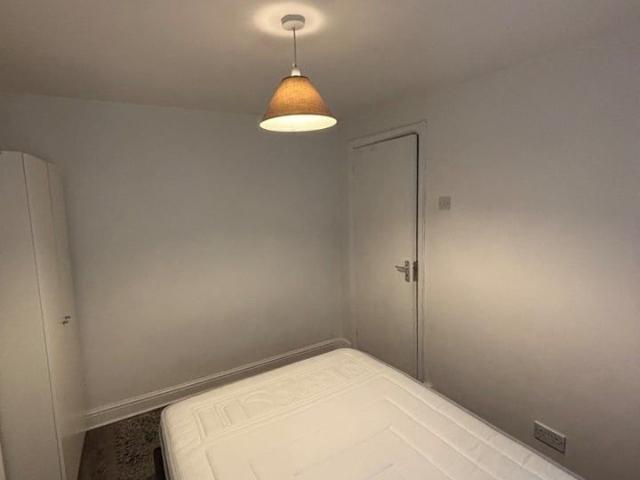 3 Bed Flat, Peckham Hill St, SE15