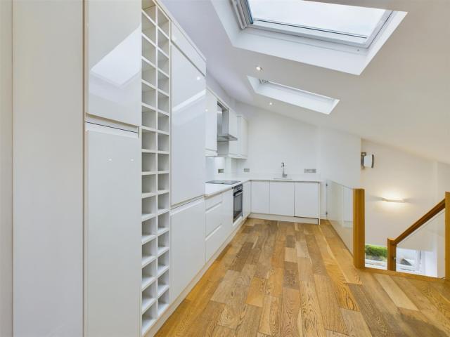 3 Bed Flat Penthouse For Rent