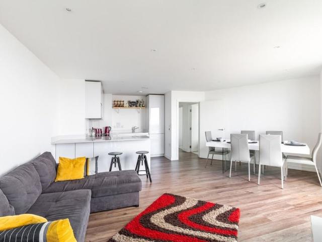 3 Bed Flat, Pinnacle Apartments, CR0
