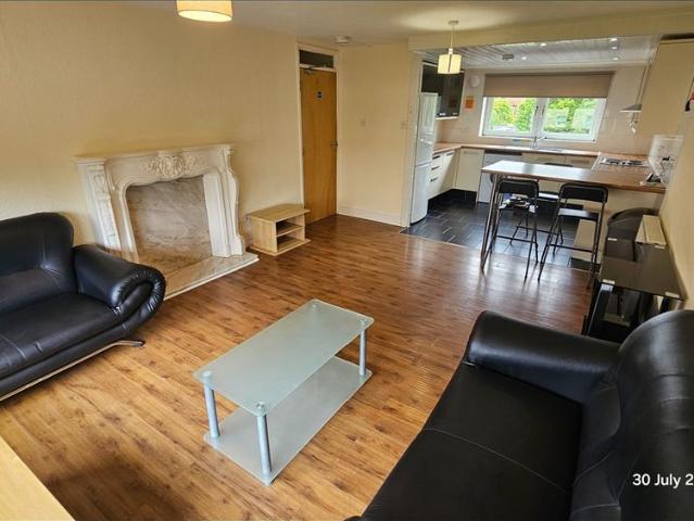3 Bed Flat, St. Mungo Avenue Hmo Licensed, G4