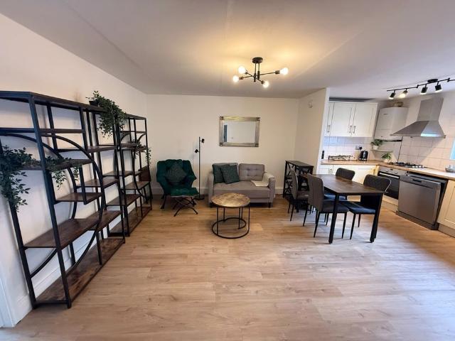 3 Bed Flat, St James's Lane, N10