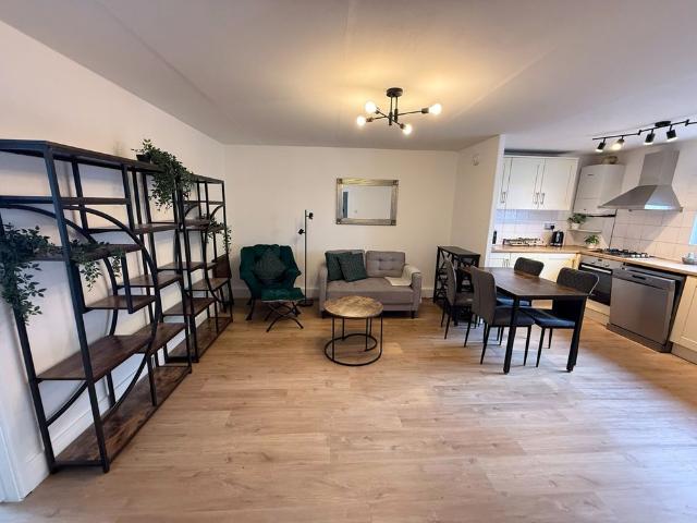 3 Bed Flat, St James's Lane, N10