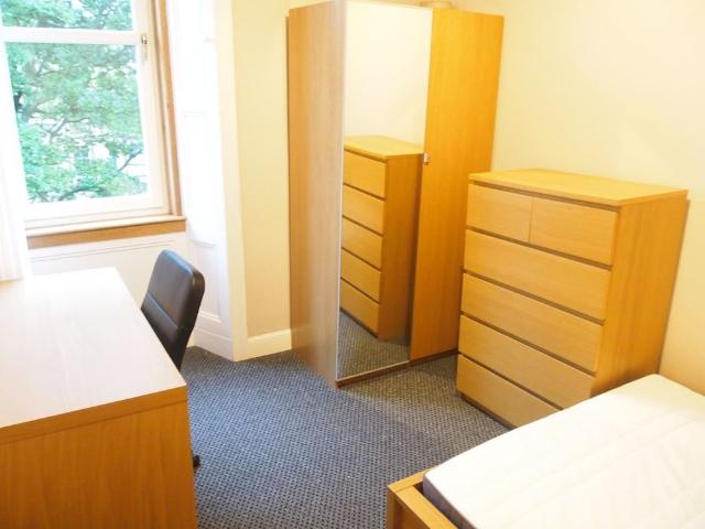 3 Bed Flat, Spottiswoode St, EH9