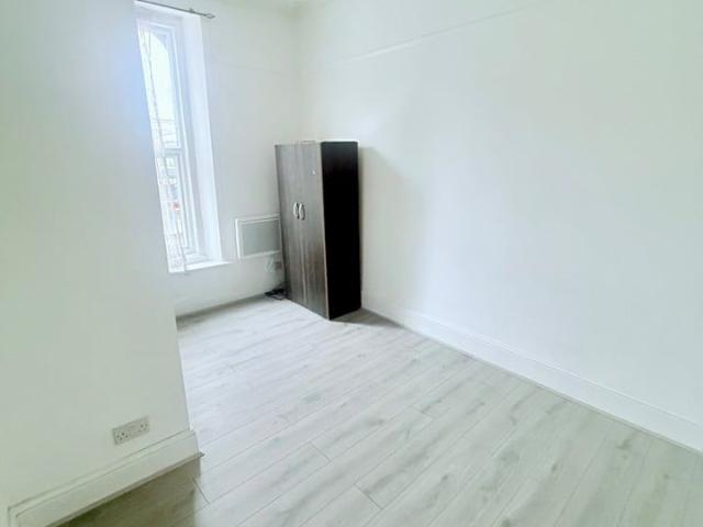3 Bed Flat, Telegraph Mews, IG3