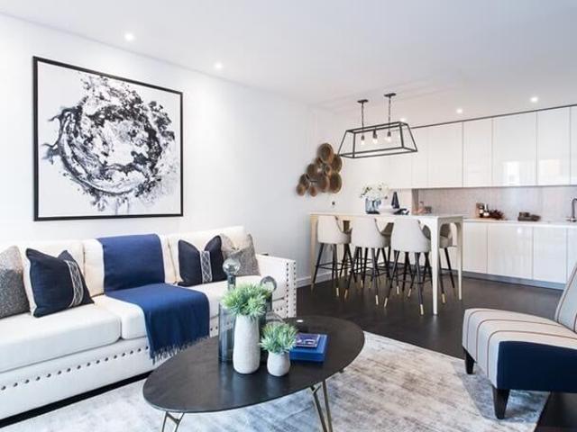 3 Bed Flat, Thornes House, SW11