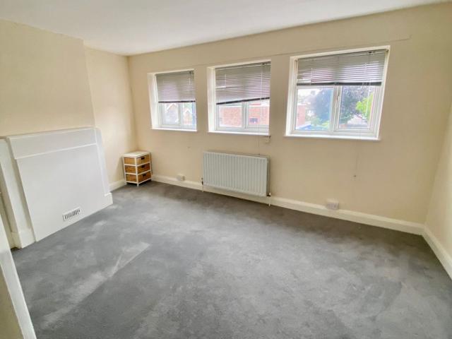 3 bed Flat To Let