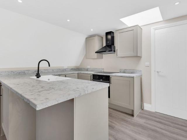 3 bed Flat To Let