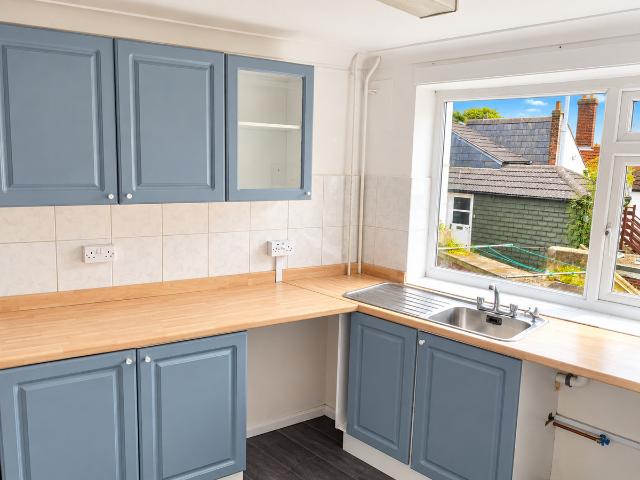 3 bed Flat To Let