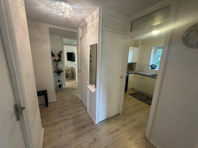3 bed Flat To Let, Guide Price £2,450 pcm