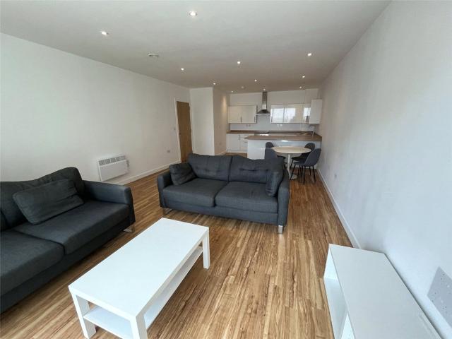 3 bed flat to let in Chatham